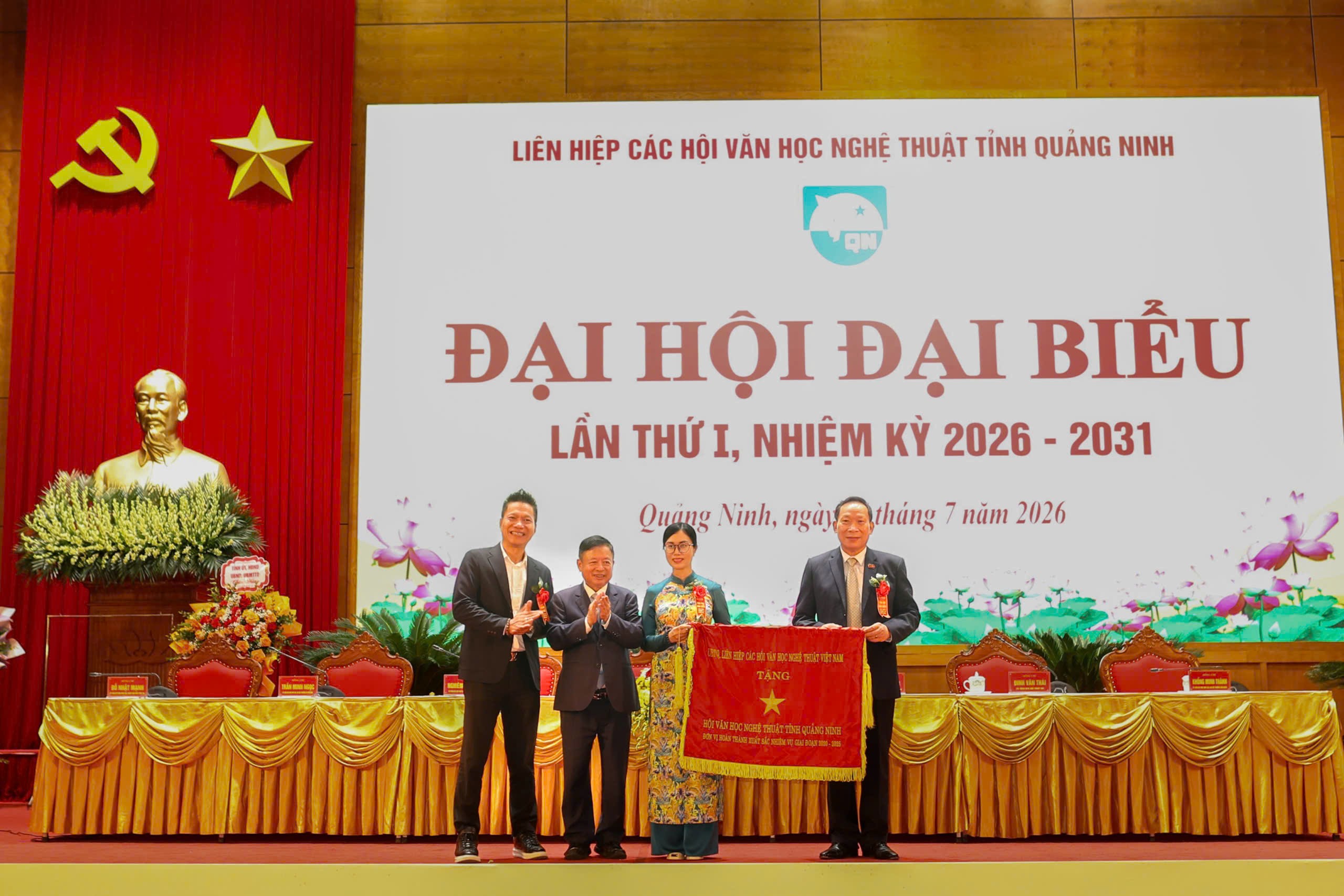 Bà Trần Thùy Liên đắc cử Chủ tịch Liên hiệp các Hội Văn học Nghệ thuật tỉnh Quảng Ninh khóa I